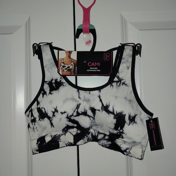 No Boundaries Cami Seamless Sports Bra - Picture 3 of 13